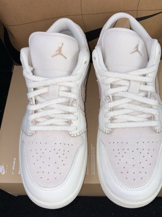 NEW Nike Air Jordan 1 Low SE \